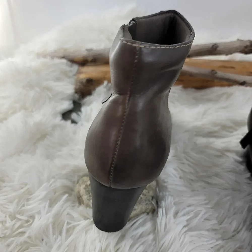 Clarks brown short wedge booties (U) - Picture 5 of 12